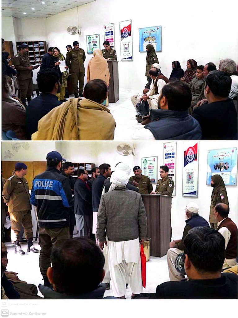 ڈی پی او ساہیوال محمد عثمان ٹیپو کی زیر صدارت ڈی پی او آفس کمپلینٹ سیل میں روزانہ کی بنیاد پر کھلی کچہری میں شہریوں کے مسائل کے فوری حل کے لیے احکامات جاری کر رہے ہیں *