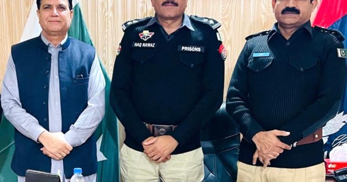 ڈسٹرکٹ جیل منڈی بہاؤالدین میں قیدیوں کے لیے رمضان المبارک کے انتظامات کے حوالے سے سینئر سپرنٹنڈنٹ حق نواز کی میڈیا سے گفتگو۔