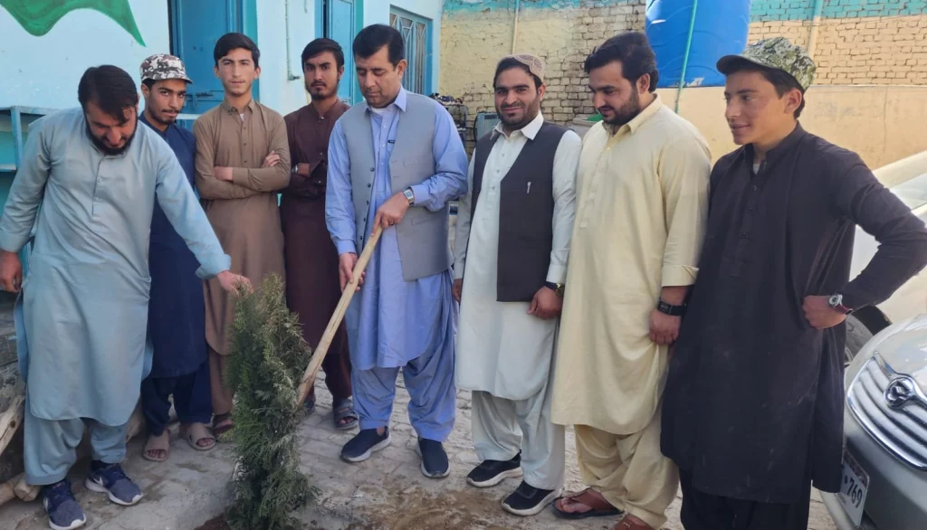 اقراء علمی مرکز ہائی سکول میں شجرکاری مہم کا افتتاح کیا گیا