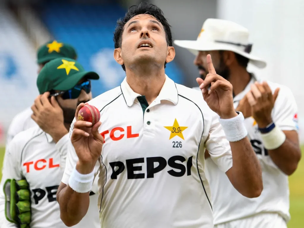 لارڈز ٹیسٹ میں انگلینڈ کے خلاف وکٹ لینے کے بعد محمد عباس