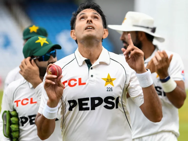 لارڈز ٹیسٹ میں انگلینڈ کے خلاف وکٹ لینے کے بعد محمد عباس