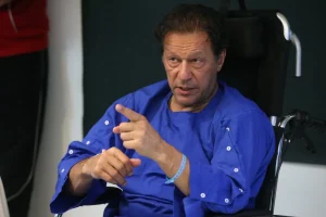 عمران خان کو طبی معائنے کے بعد دوبارہ جیل منتقل کردیا گیا