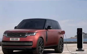 جیگوار لینڈ روور کی گاڑی اور JLR ہیڈ آفس