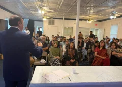ورجینیا میں فیض کلچرل فاؤنڈیشن امریکہ کی تقریب، جہاں ادبی شخصیات فیض احمد فیض کی شاعری اور ادبی ورثے کو خراجِ تحسین پیش کر رہی ہیں۔ کاپی کریں