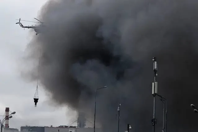 ماسکو کی جانب آنے والے یوکرینی ڈرونز کو تباہ کرنے کے روسی دعوے سے متعلق تصویر۔